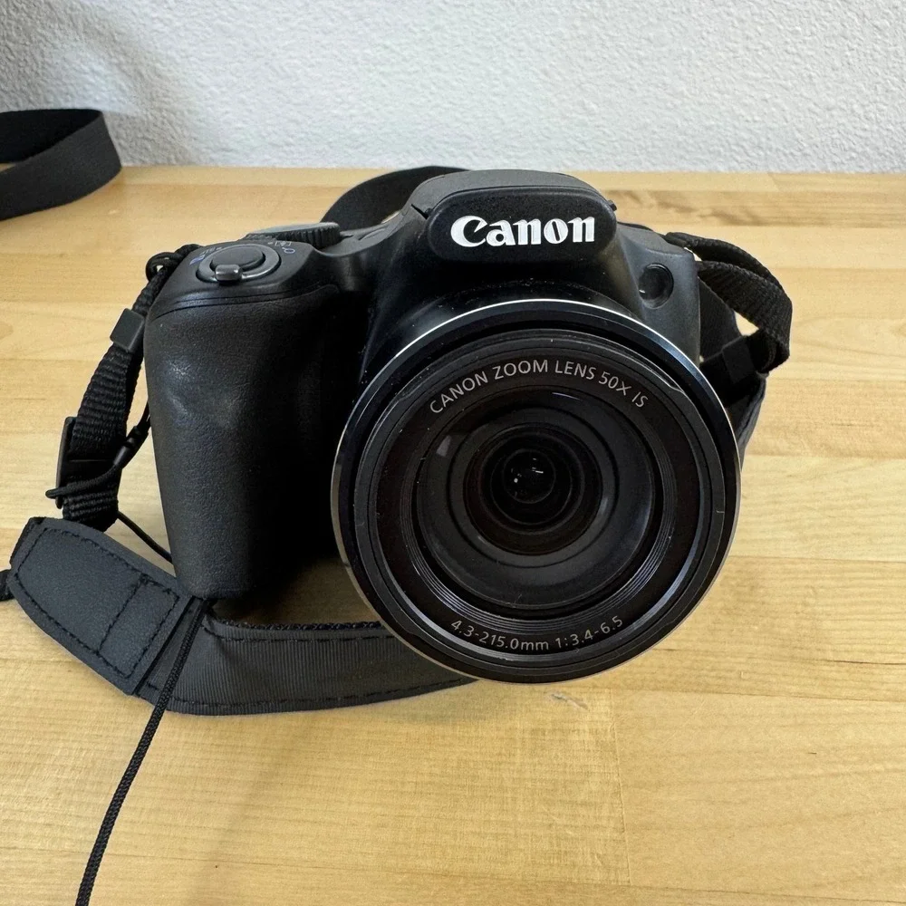 Canon PowerShot SX530 HS 16.0MP Digital Camera 50x Zoom Wi-Fi Bundle 32GB Bag